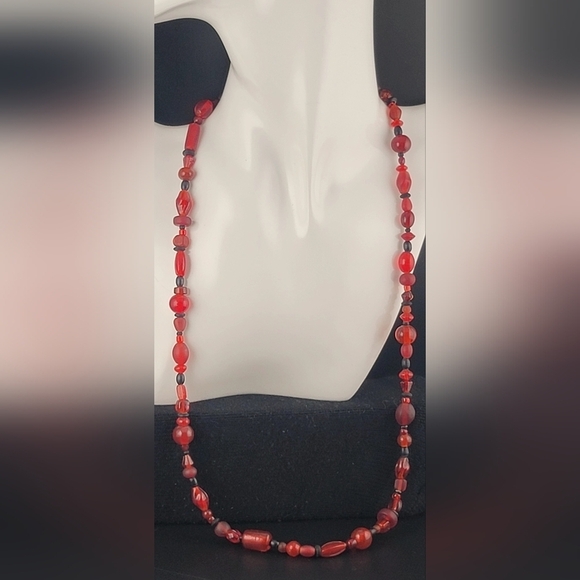 Art Deco Jewelry - Vintage Red Glass & Wooden Beaded Necklace Single Stand-Stretchy